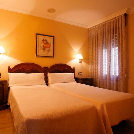 Hostal Victoria III Μαδρίτη Εξωτερικό φωτογραφία