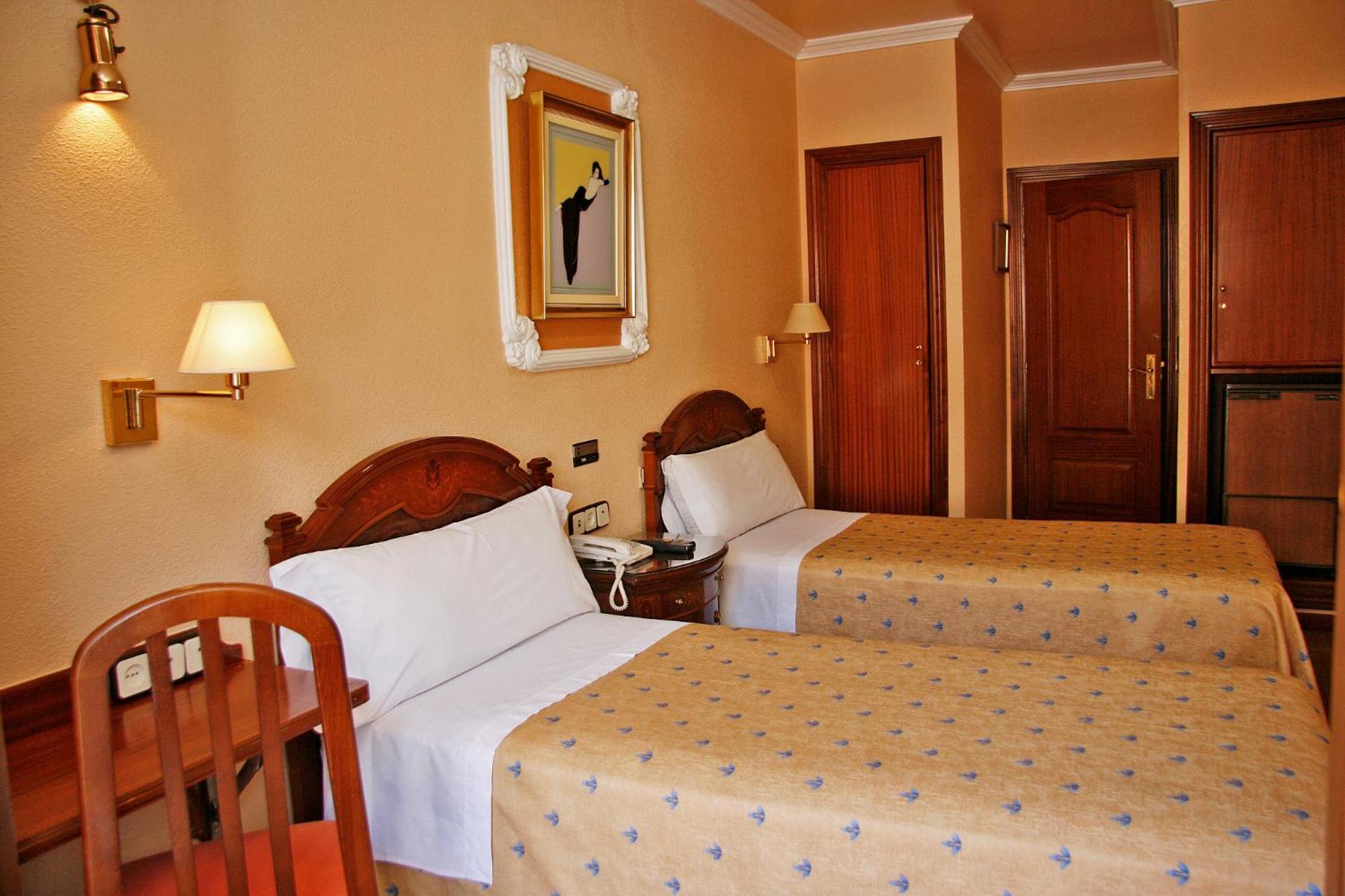 Hostal Victoria III Μαδρίτη Εξωτερικό φωτογραφία