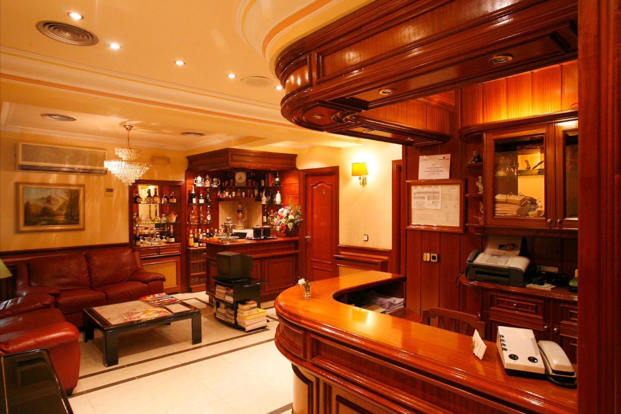 Hostal Victoria III Μαδρίτη Εξωτερικό φωτογραφία