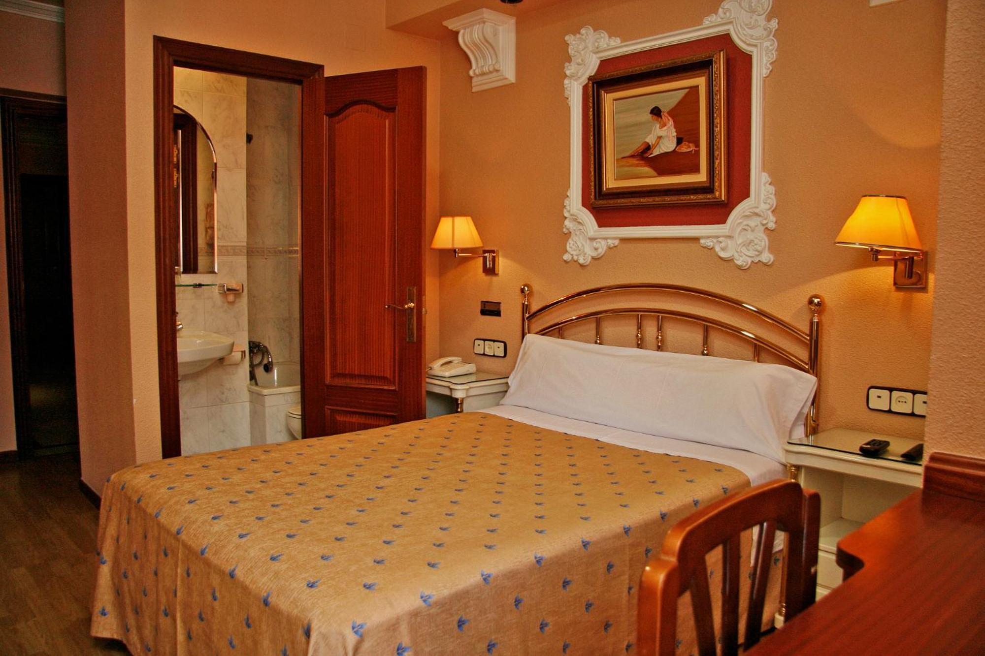 Hostal Victoria III Μαδρίτη Εξωτερικό φωτογραφία