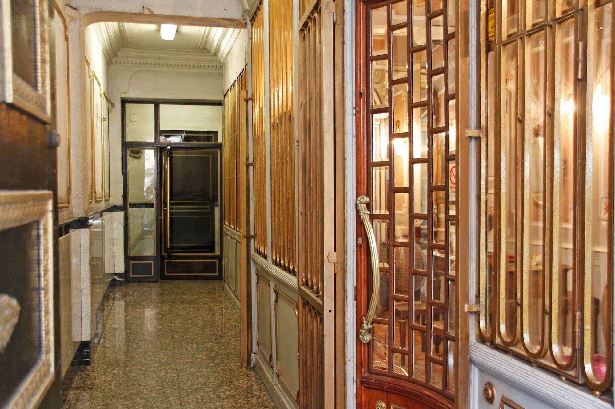 Hostal Victoria III Μαδρίτη Εξωτερικό φωτογραφία